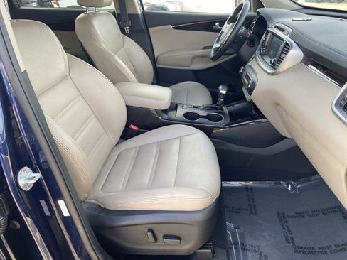 Used 2019 Kia Sorento EX image 25