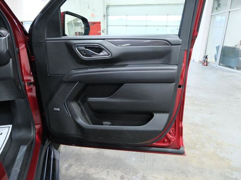 Used 2022 Chevrolet Tahoe RST w/ Luxury Package AWD/4WD image 30