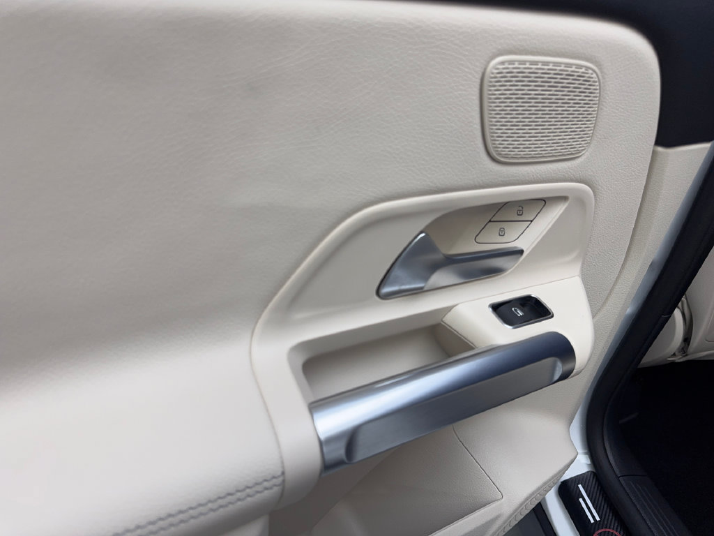 Used 2025 Mercedes-Benz GLB 250 w/ Exclusive Package image 37