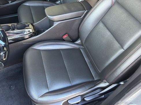 Used 2025 Chevrolet Trax RS w/ Driver Confidence Package FWD image 29