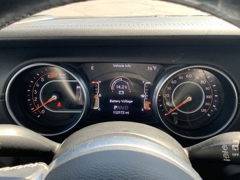 Used 2018 Jeep Wrangler Unlimited Sahara AWD/4WD image 21