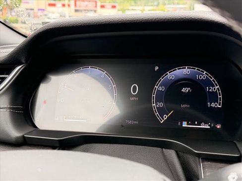 Used 2025 Jeep Grand Cherokee Limited AWD/4WD image 18
