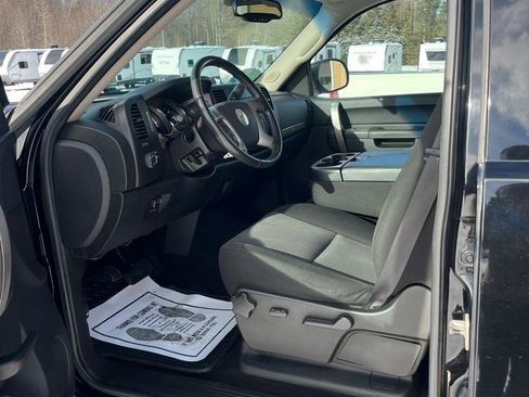 Used 2011 Chevrolet Silverado 2500 LT w/ Interior Plus Package image 8