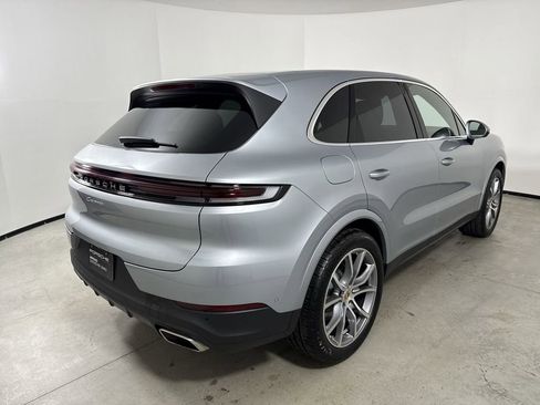Certified 2025 Porsche Cayenne AWD/4WD image 7