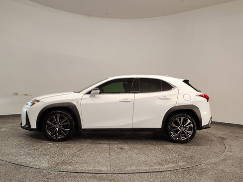 Used 2019 Lexus UX 200 image 2