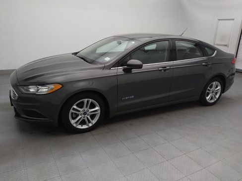 Used 2018 Ford Fusion S image 2