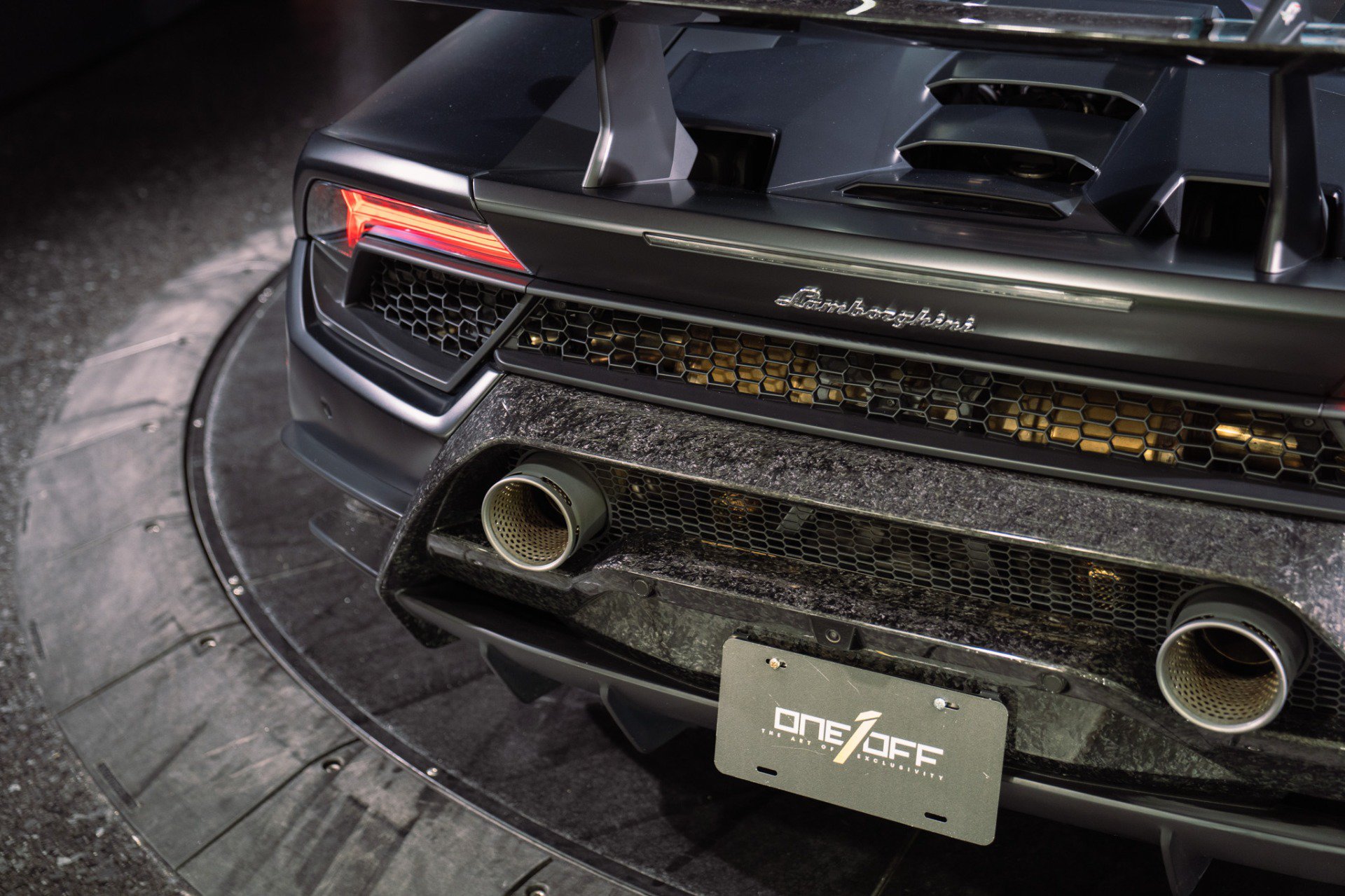 Used 2018 Lamborghini Huracan Performante AWD/4WD image 22