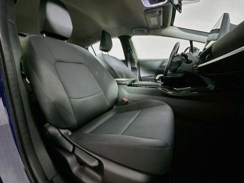 Used 2024 Toyota Prius LE FWD image 29