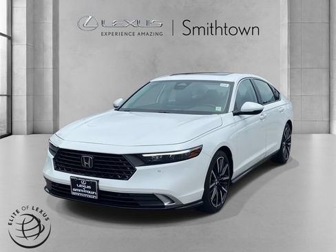 Used 2025 Honda Accord Touring image 8