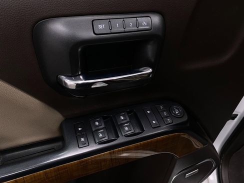 Used 2018 GMC Sierra 1500 SLT image 32