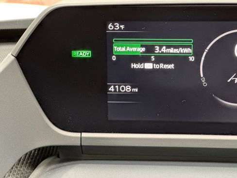 Used 2024 Subaru Solterra Limited image 34