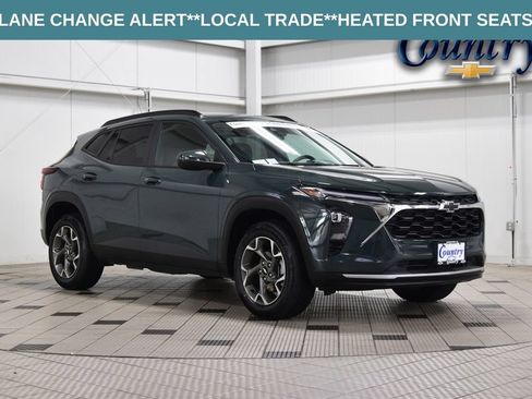 Used 2025 Chevrolet Trax LT w/ Driver Confidence Package FWD image 1