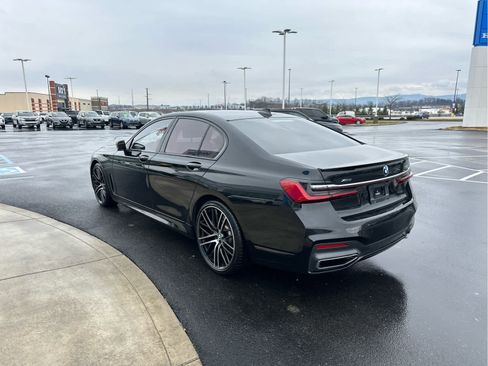 Used 2022 BMW 750i xDrive image 8