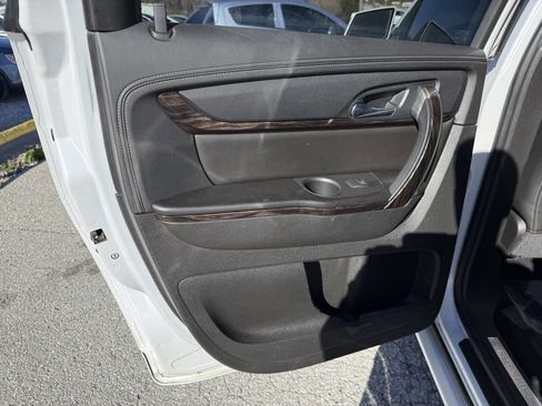 Used 2016 GMC Acadia Denali image 16