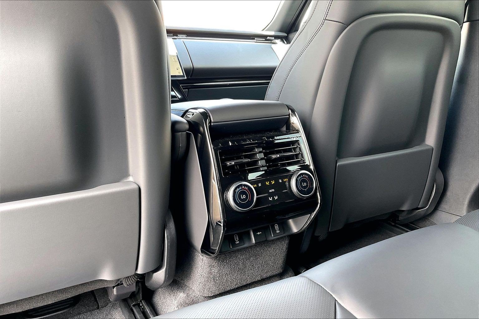 New 2026 Land Rover Range Rover Sport Dynamic SE AWD/4WD image 24