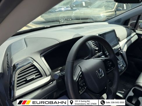 Used 2024 Honda Odyssey Touring image 7