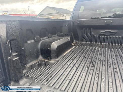 Used 2021 Chevrolet Silverado 1500 LT AWD/4WD image 15