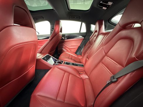 Used 2021 Porsche Panamera w/ Premium Package RWD image 23