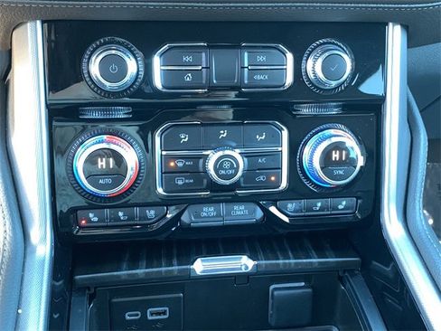 Used 2023 GMC Yukon Denali image 33