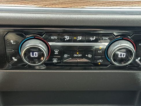 Used 2024 Chevrolet Silverado 1500 LT Trail Boss w/ Convenience Package II AWD/4WD image 20