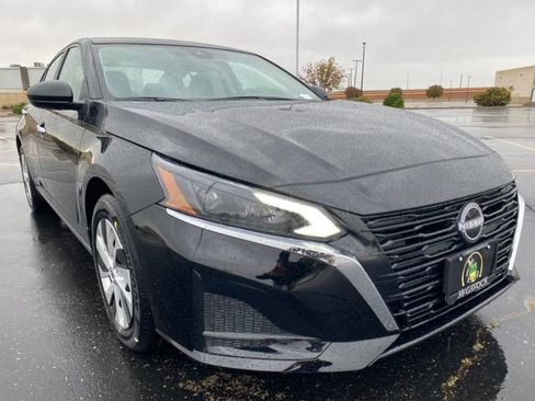 New 2025 Nissan Altima 2.5 S image 8