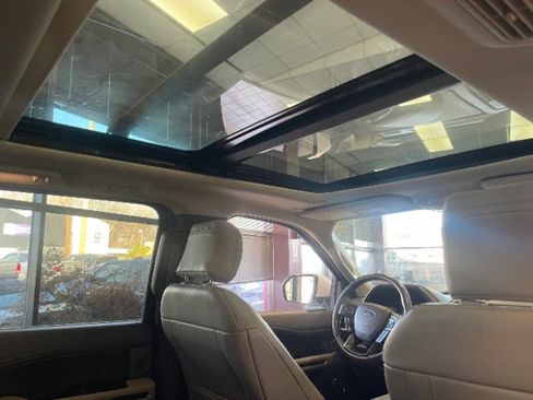 Used 2018 Ford Expedition Limited w/ Equipment Group 301A image 22