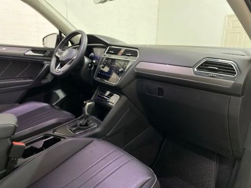 Used 2023 Volkswagen Tiguan SE w/ Panoramic Sunroof Package FWD image 91