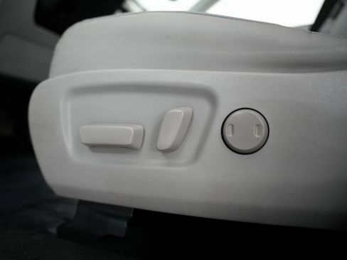 Used 2018 Toyota Highlander Plus image 49