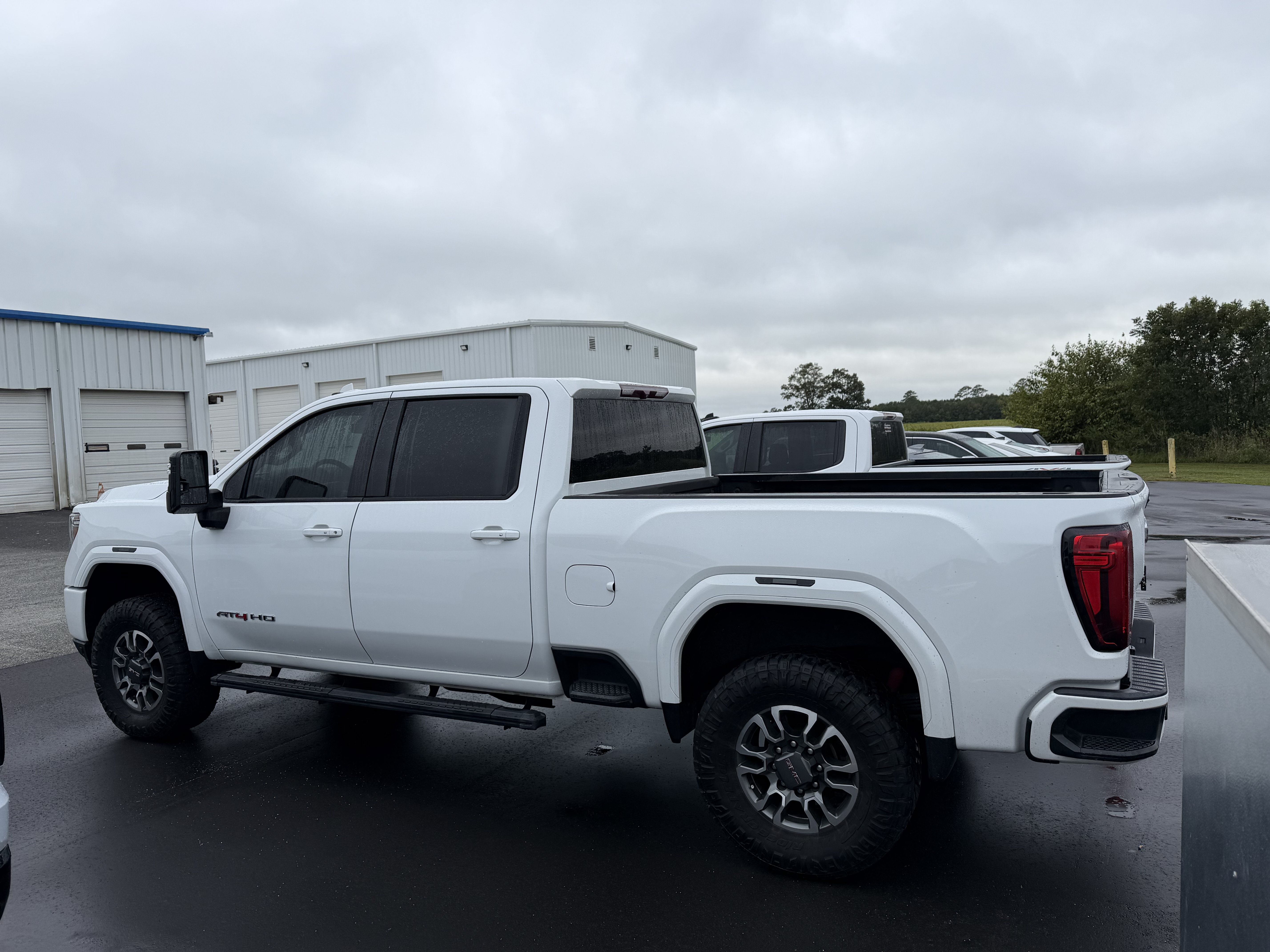 Used 2022 GMC Sierra 2500 AT4 w/ Gooseneck/5TH Wheel Package AWD/4WD image 8