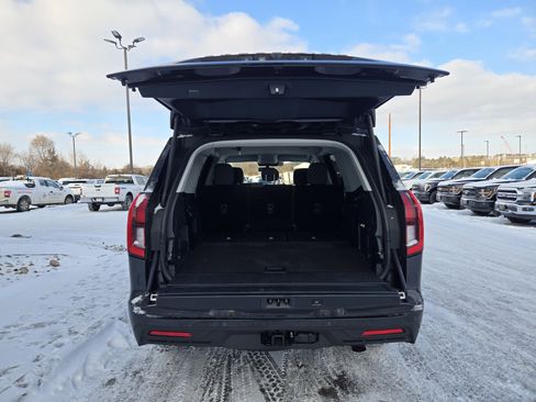 Used 2025 Ford Expedition Active image 13