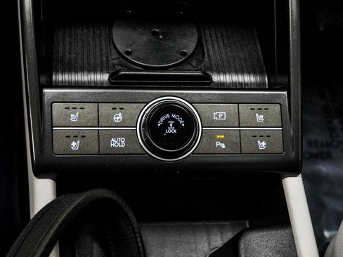 Used 2024 Hyundai Kona Limited AWD/4WD image 18