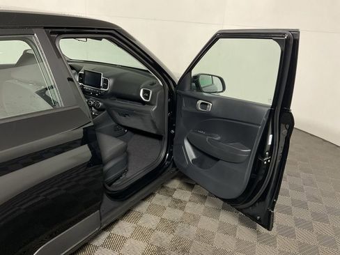 New 2026 Hyundai Venue SE image 35