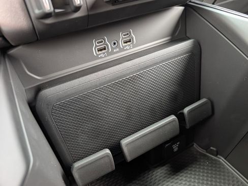 New 2026 RAM 1500 4x4 Crew Cab image 26