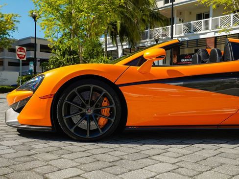 Used 2018 McLaren 570S Spider image 12