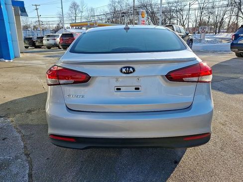 Used 2017 Kia Forte LX image 8