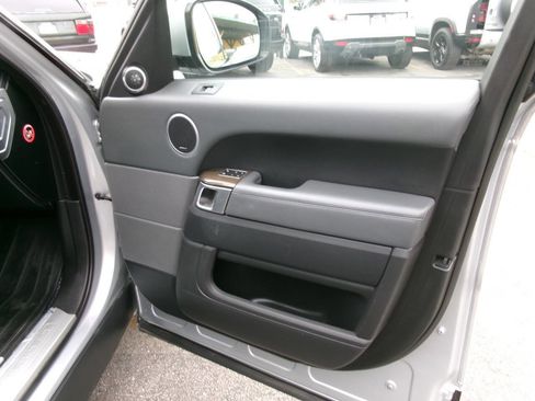 Used 2014 Land Rover Range Rover Sport Supercharged image 9