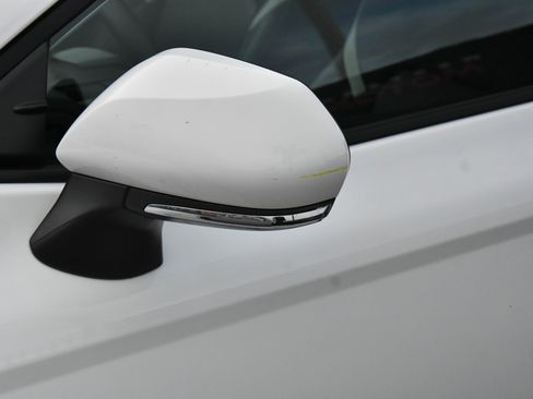 Used 2025 Toyota Camry SE image 13