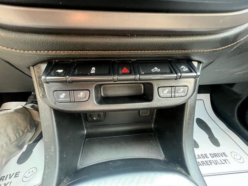 Used 2021 GMC Canyon AT4 image 25