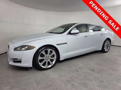Used 2017 Jaguar XJ L Portfolio image 8