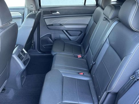 Used 2023 Volkswagen Atlas Cross Sport SE w/ Black Wheel Package AWD/4WD image 12