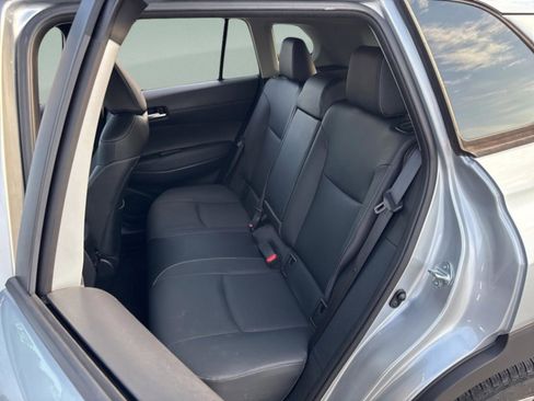 Used 2022 Toyota Corolla Cross XLE image 30