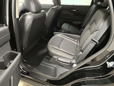 New 2026 Nissan Pathfinder SL w/ SL Premium Package FWD image 8