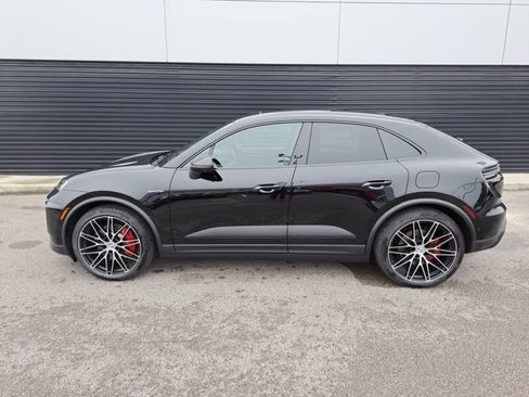 Used 2025 Porsche Macan 4S Electric image 2