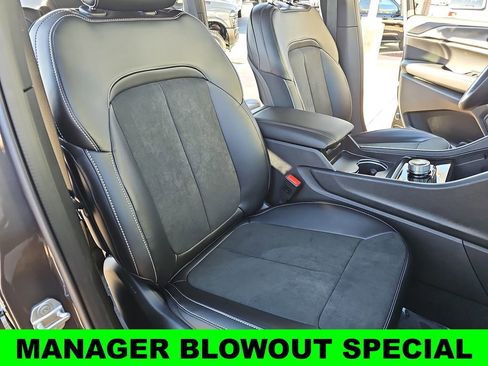 New 2025 Jeep Grand Cherokee Altitude AWD/4WD image 10