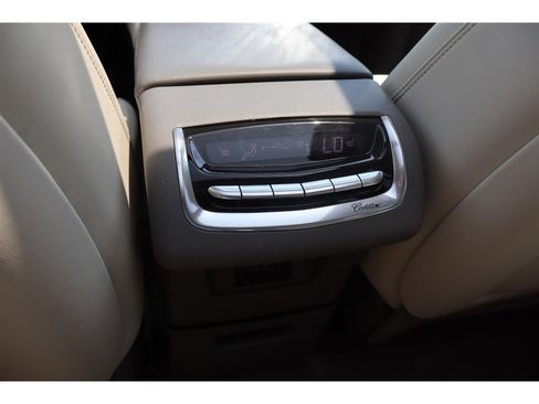Used 2020 Cadillac XT6 Premium Luxury FWD image 30