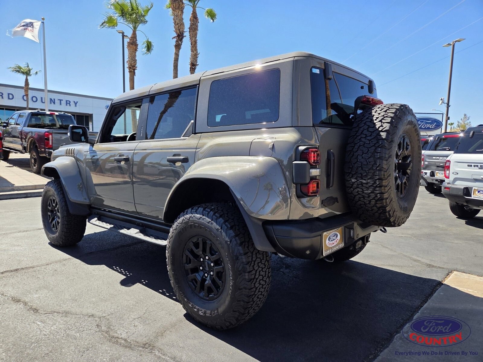 New 2026 Ford Bronco Raptor w/ Interior Carbon Fiber Pack AWD/4WD image 3