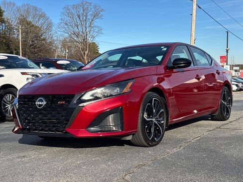 Certified 2024 Nissan Altima 2.5 SR w/ SR Premium Package image 7