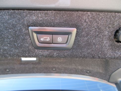 Used 2023 BMW 540i w/ M Sport Package image 37