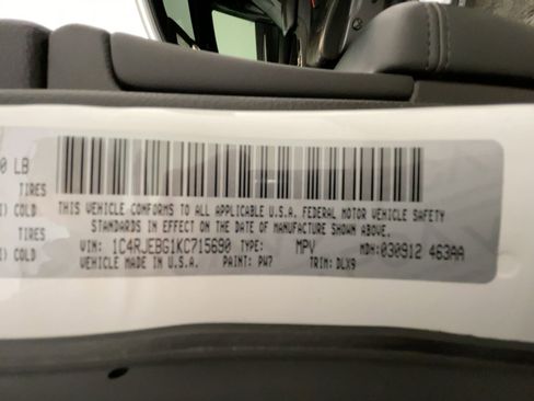 Used 2019 Jeep Grand Cherokee Limited w/ Luxury Group II image 21