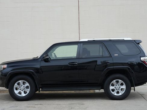 Used 2016 Toyota 4Runner SR5 Premium RWD image 45